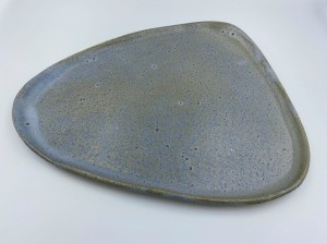 Talerz trójkątny 36 cm, niebiesko-szary lód.