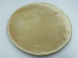 Talerz - patera,  28 cm.  Krem z efektami. 